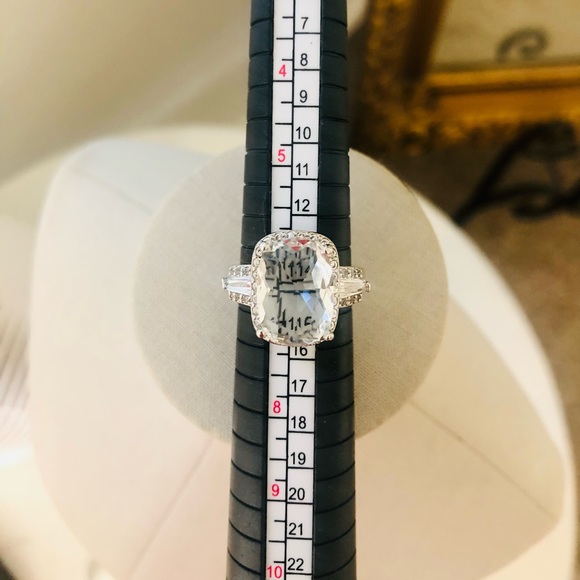 Vintage White Sapphire Statement Ring PRETTY!!! - Picture 3 of 17